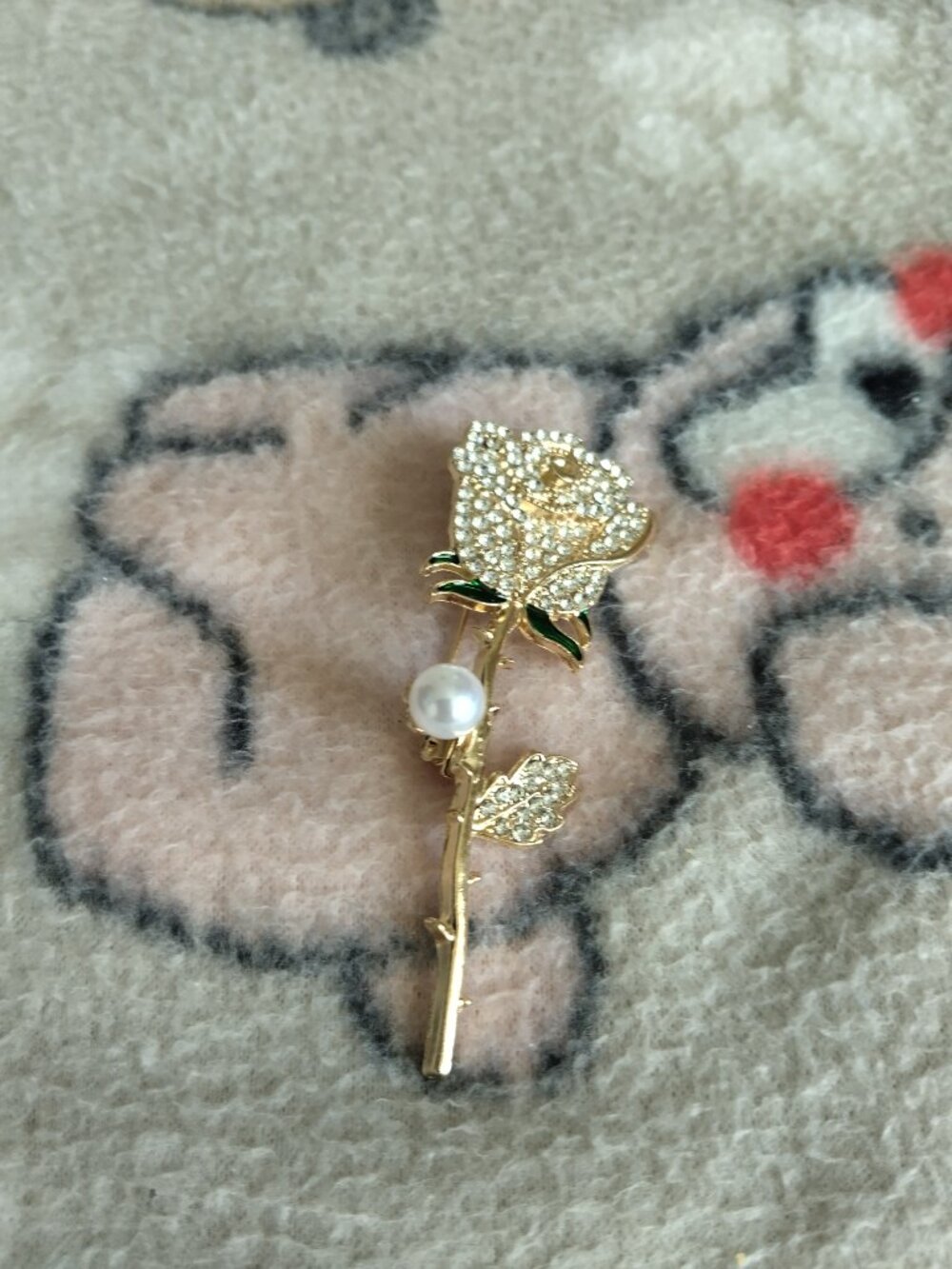 rHINESTONE ROSE PIN